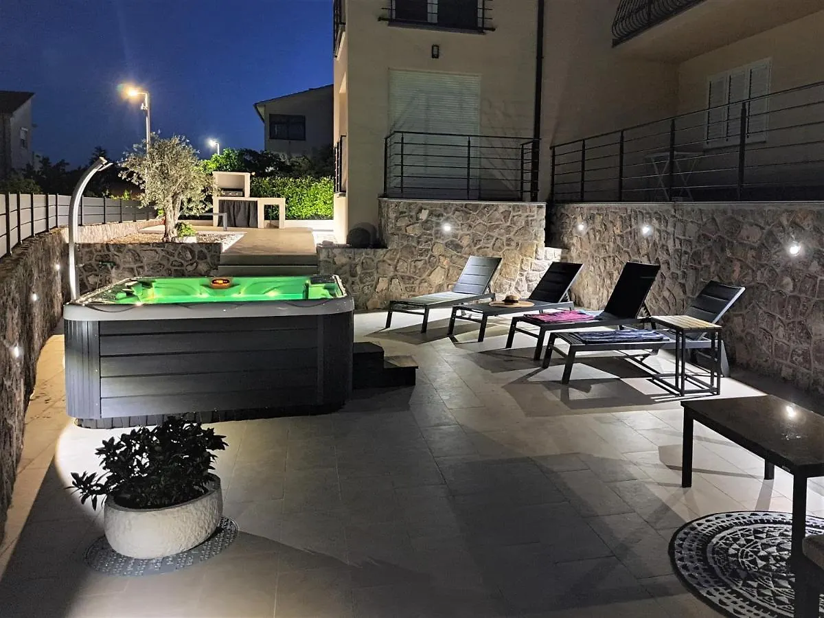 Cosmopolitan Apartments Krk Town